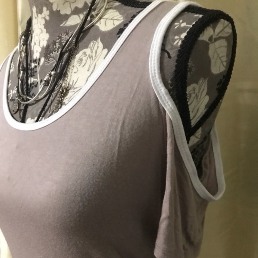 Open shoulder, loose fit blouse